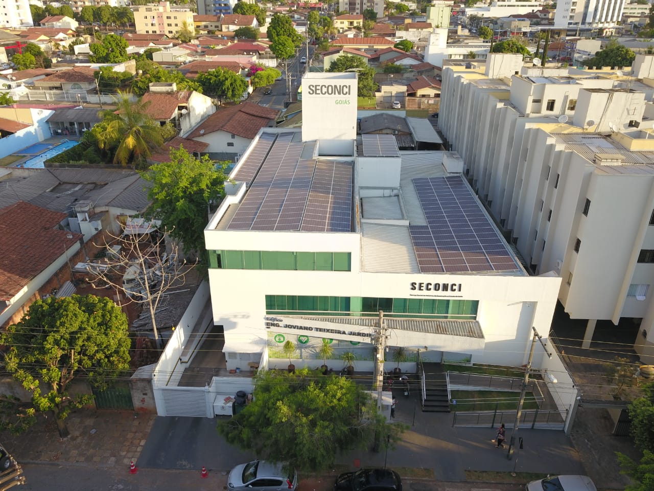 No momento você está vendo Instituição em Goiânia traz exemplo de como aproveitar potencial de energia solar do Estado