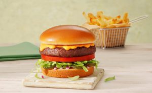 Leia mais sobre o artigo Outback apresenta seu hambúrguer 100% vegetal com receita e tempero exclusivos