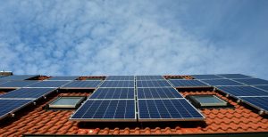 Leia mais sobre o artigo Painel solar: Sanção do marco legal da geração própria de energia cria mudanças na área