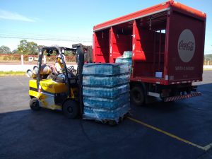 Leia mais sobre o artigo Coca-Cola Bandeirantes doa 12 mil litros de Água Mineral Crystal ao HUGOL