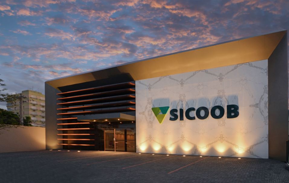 Você está visualizando atualmente Sicoob inicia 2021 com recordes de movimentações financeiras