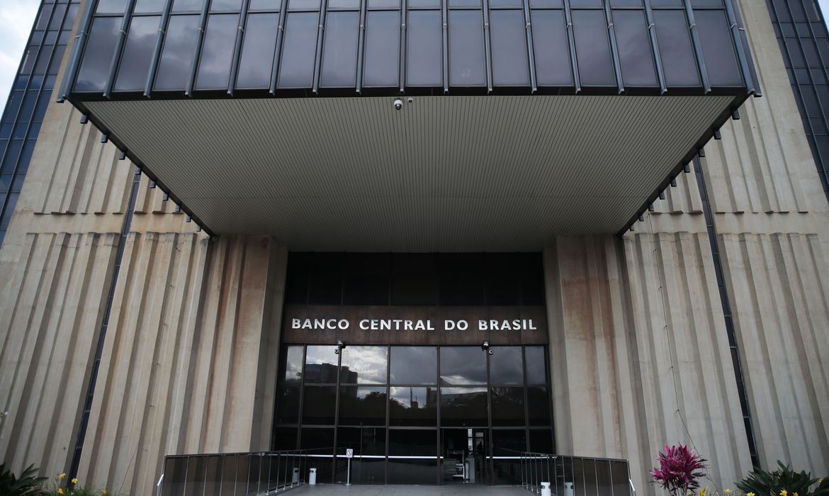 No momento você está vendo Coluna do Freitas: Banco Central contra o Brasil