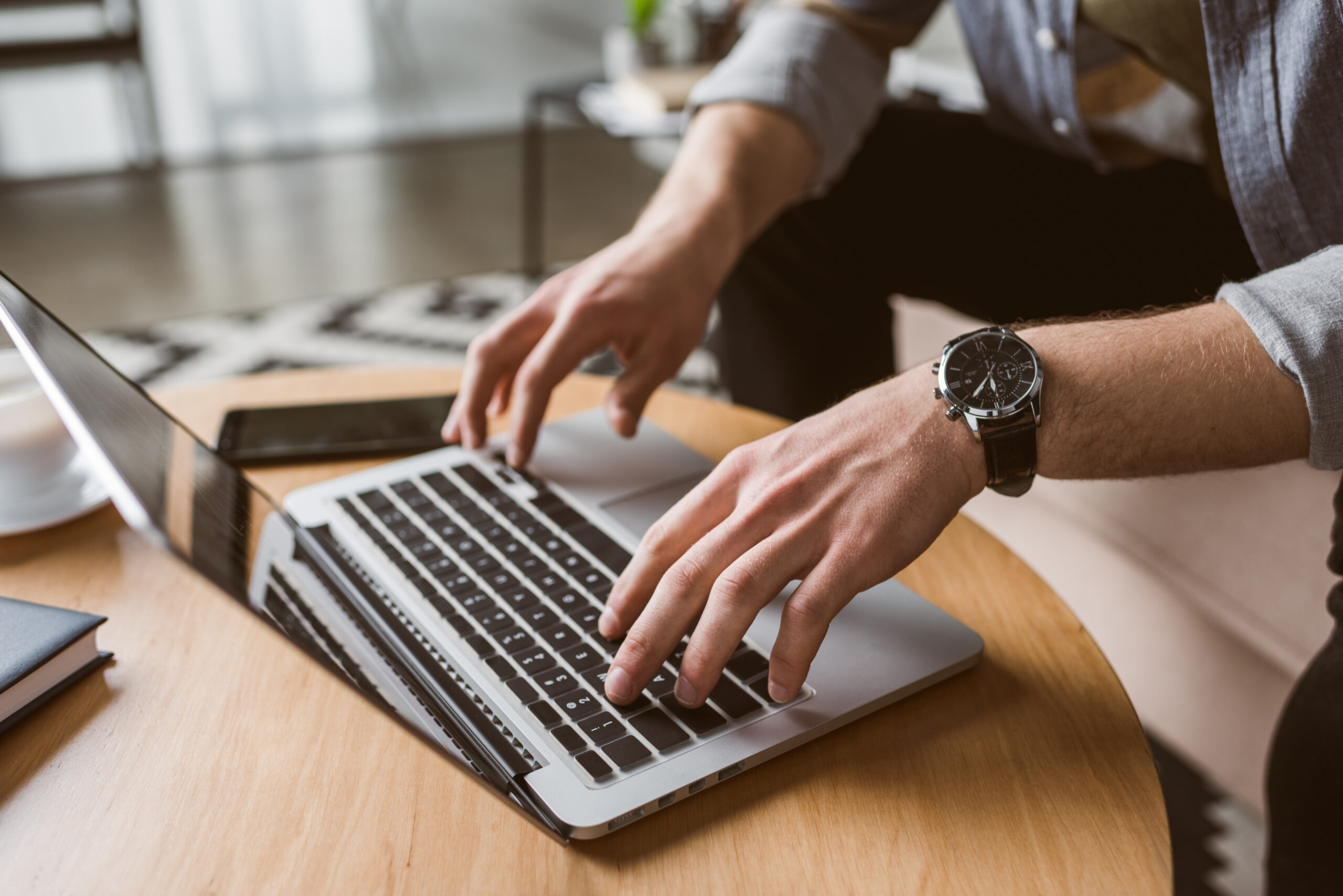 No momento você está vendo Maioria aprova o home office, mas há preocupação com excesso de trabalho