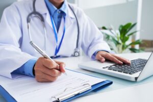 Leia mais sobre o artigo Pejotização dos médicos traz “dor de cabeça tributária” para os profissionais