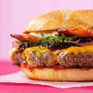 Leia mais sobre o artigo Ian Baiocchi expande o Burger for a Day e abre espaço físico em Goiânia
