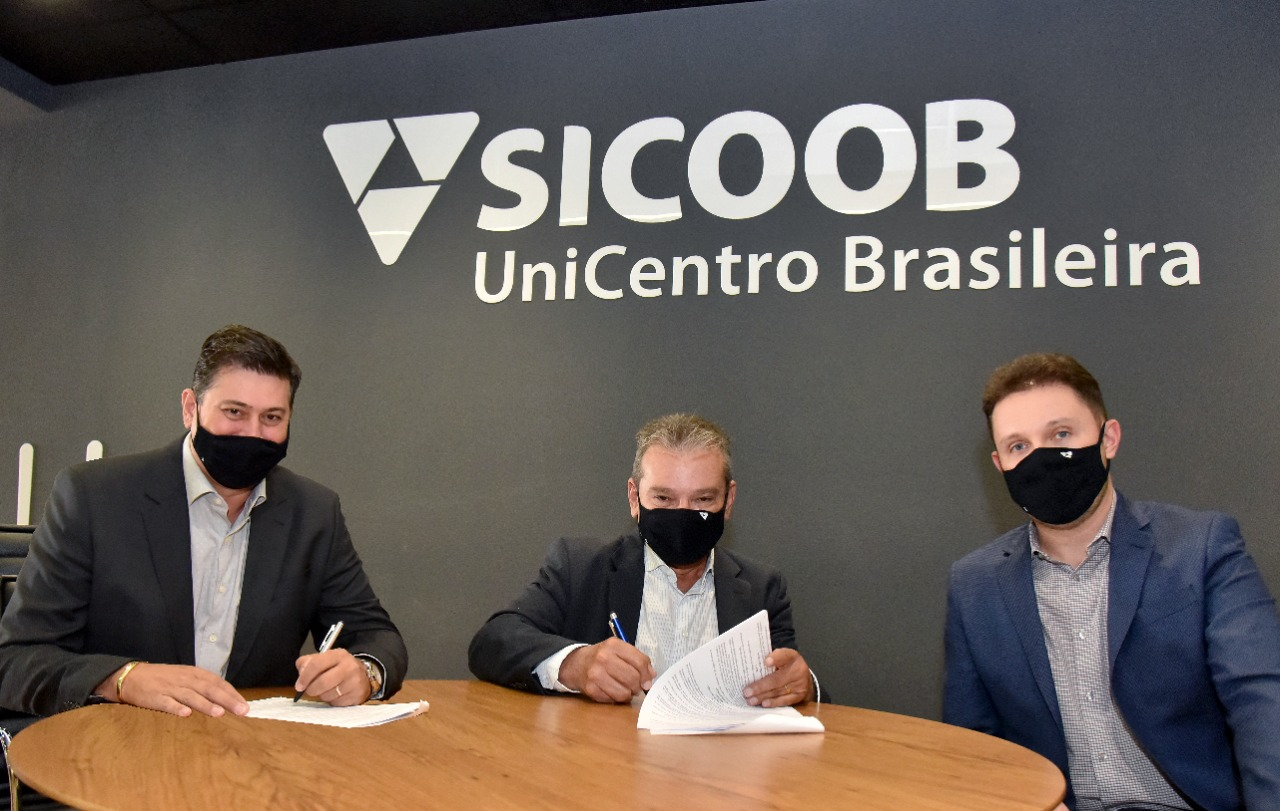 Leia mais sobre o artigo Intercooperação Sicoob UniCentro Br e Unimed Goiânia liberará R$ 30 milhões em crédito pessoal