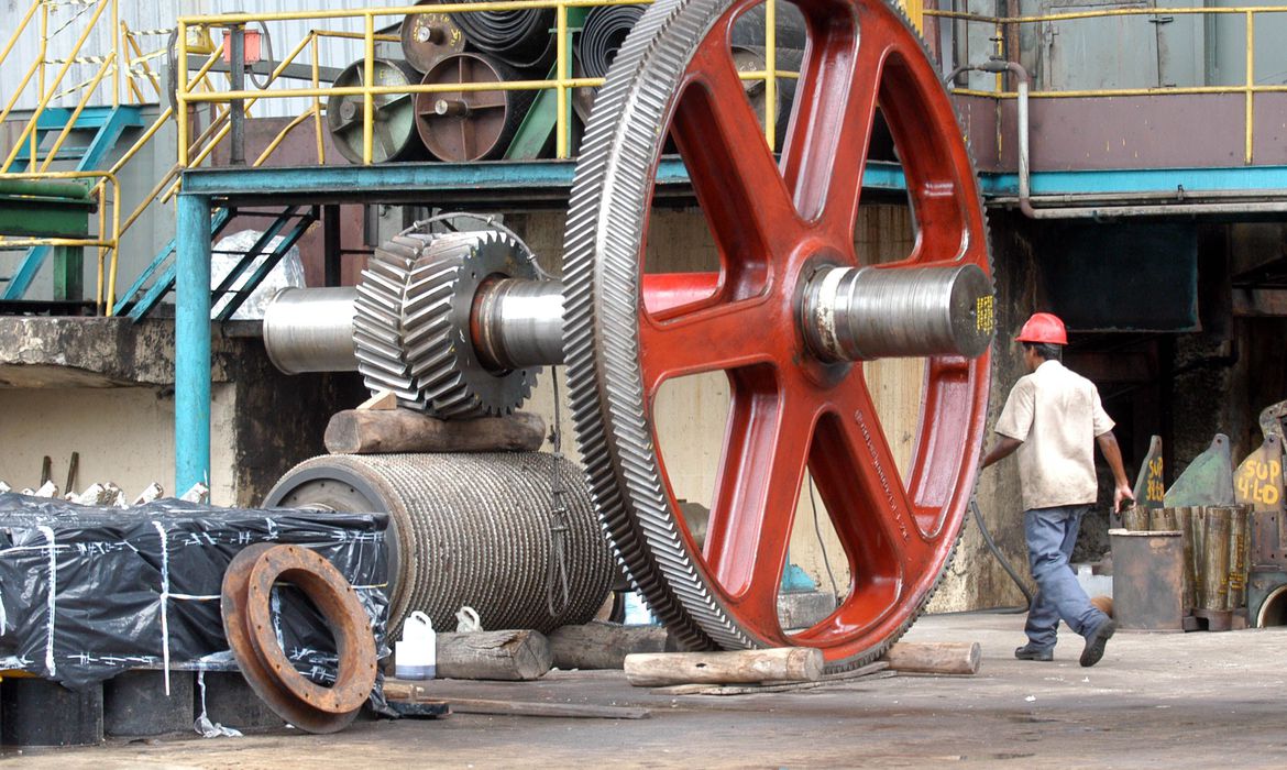 No momento você está vendo Uso da capacidade instalada industrial atinge maior nível desde 2013