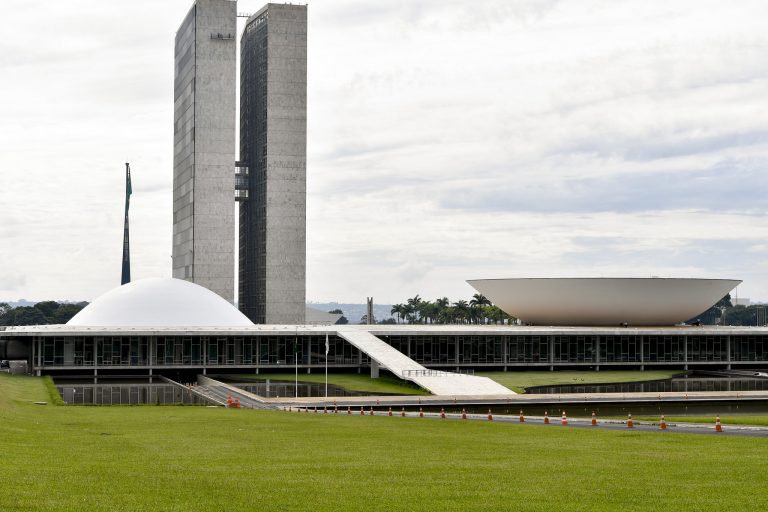 Você está visualizando atualmente Reforma tributária avança a passos lentos, vê advogado tributarista