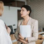 Presença de mulheres em conselhos de administração de empresas aumenta no Brasil