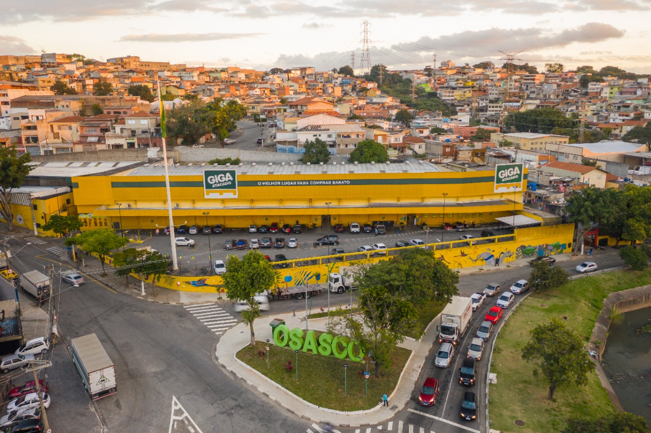 No momento você está vendo Cencosud Brasil tem trimestre marcado por aquisição e remodelações em suas lojas no país