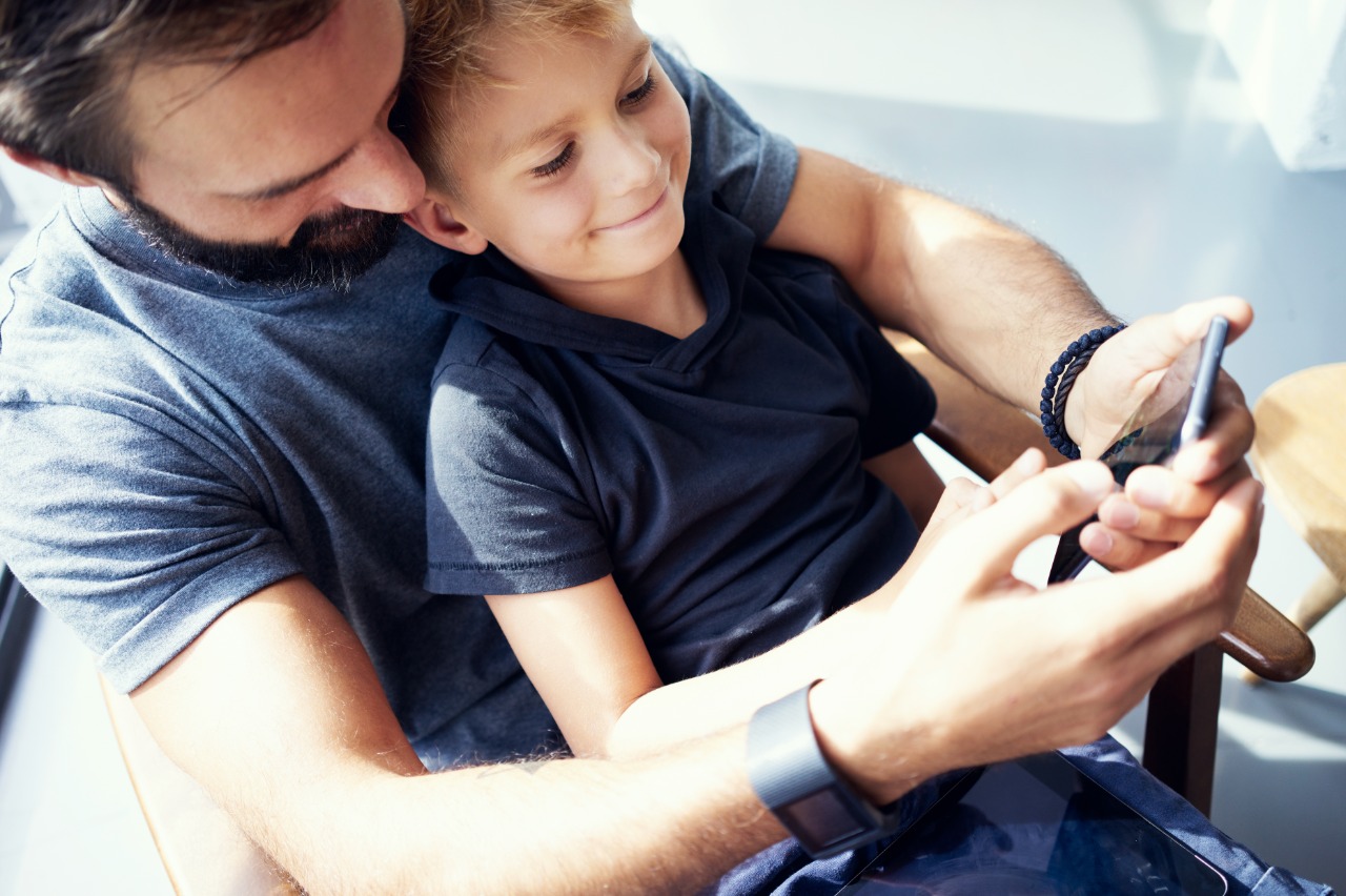 No momento você está vendo Smartphones e eletrônicos lideram topo da lista de desejos neste Dia dos Pais