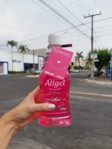 Leia mais sobre o artigo Jalles Machado doa álcool em gel rosa para conscientizar sobre Outubro Rosa