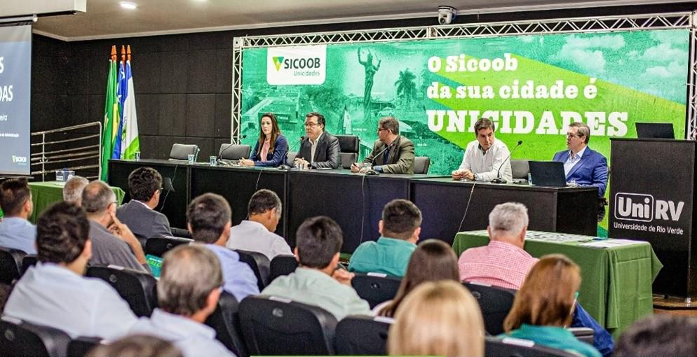 No momento você está vendo Assembleia Geral do Sicoob Unicidades aprova resultados por unanimidade