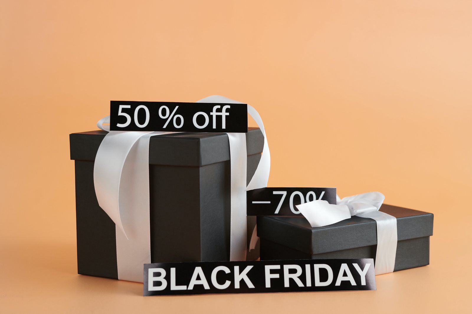 Leia mais sobre o artigo Black Friday: especialista dá dicas para aproveitar as promoções e evitar golpes