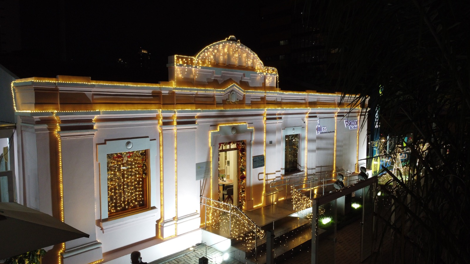 Leia mais sobre o artigo Cantata de Natal e exposição sobre a vida de Jalles Machado encantam a Casa Rosada (IHGG), na Praça Cívica