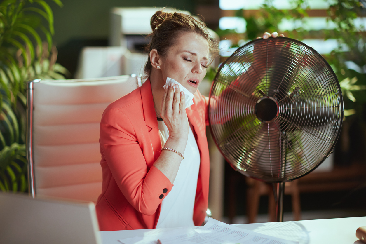 Leia mais sobre o artigo Oito em cada dez brasileiros já passaram por situações de mal-estar no trabalho em função do calor