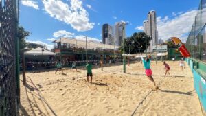 Leia mais sobre o artigo Cresce o número de quadras de beach tennis em Goiás e mercado imobiliário reage